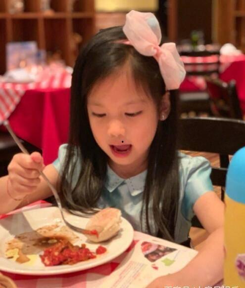 娱乐吃瓜酱一家人